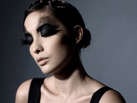 Photographie : Hilda Clem
Make-Up : Griphée
Coiffure : Hilda Clem assistée de Griphée :)
Modèles : Kâlyane et Natacha