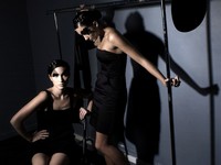 Photographie : Hilda Clem
Make-Up : Griphée
Coiffure : Hilda Clem assistée de Griphée :)
Modèles : Kâlyane et Natacha